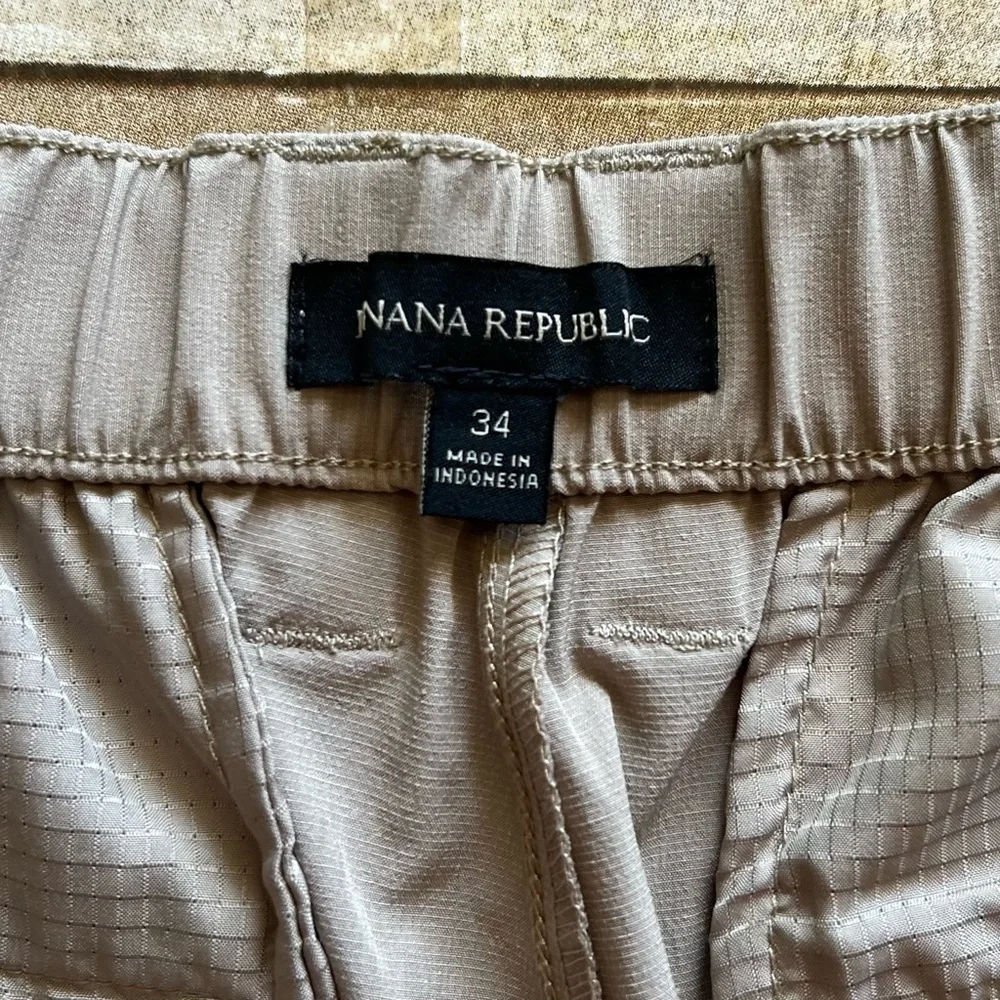 Banana Republic Core Temp Mens Shorts‎ 34 Khaki Tan Stretch Golf Chino